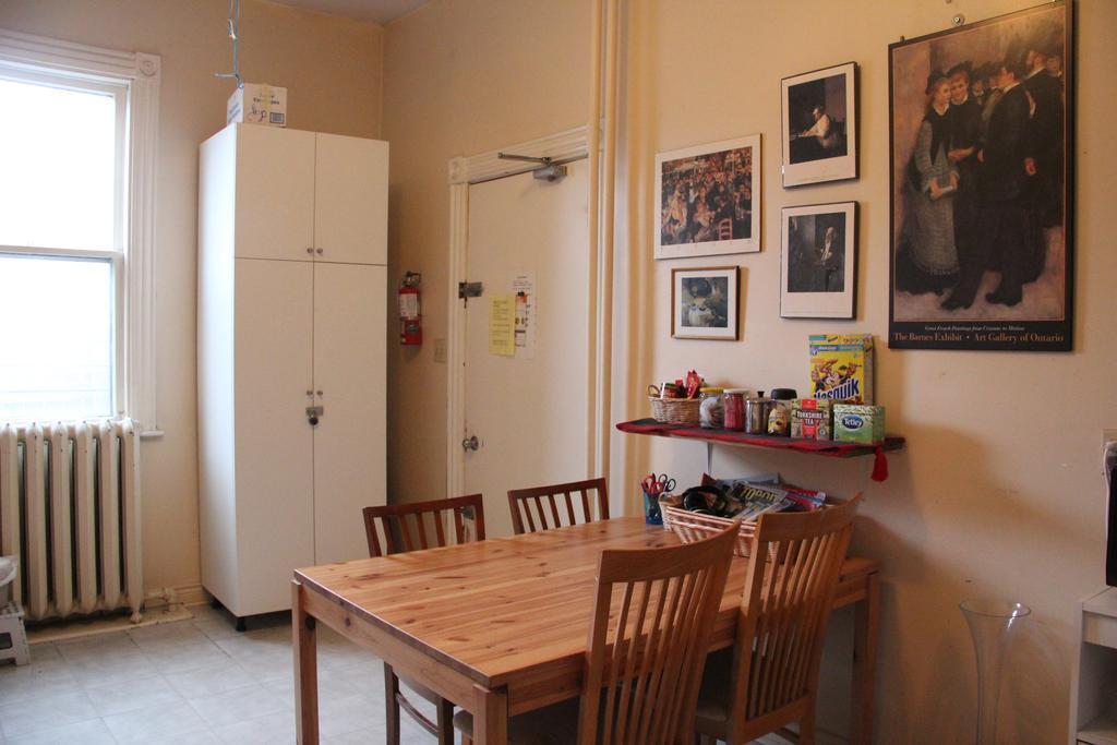 Spadina 11 Guesthouse Τορόντο Εξωτερικό φωτογραφία