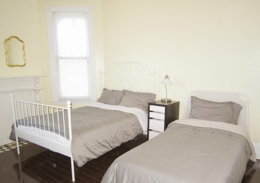 Spadina 11 Guesthouse Τορόντο Εξωτερικό φωτογραφία